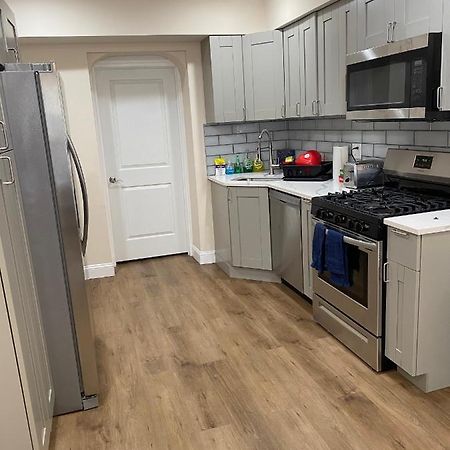 Private Room In South Philly Near Arenas! フィラデルフィア エクステリア 写真