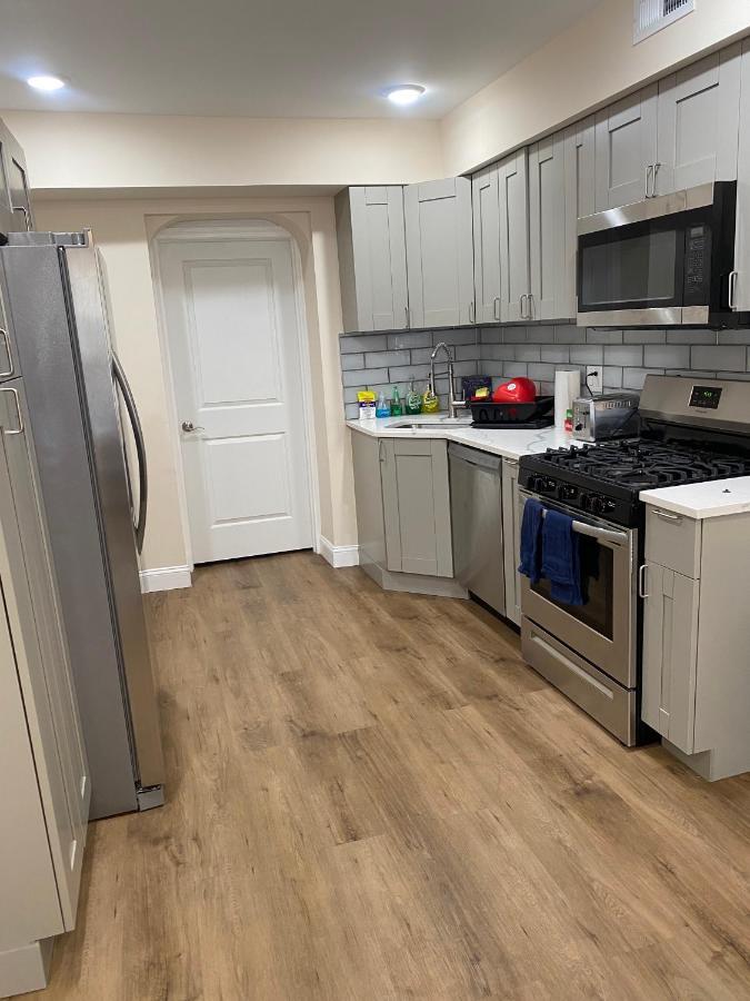 Private Room In South Philly Near Arenas! フィラデルフィア エクステリア 写真