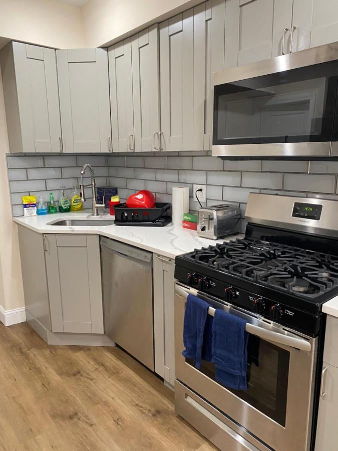 Private Room In South Philly Near Arenas! フィラデルフィア エクステリア 写真