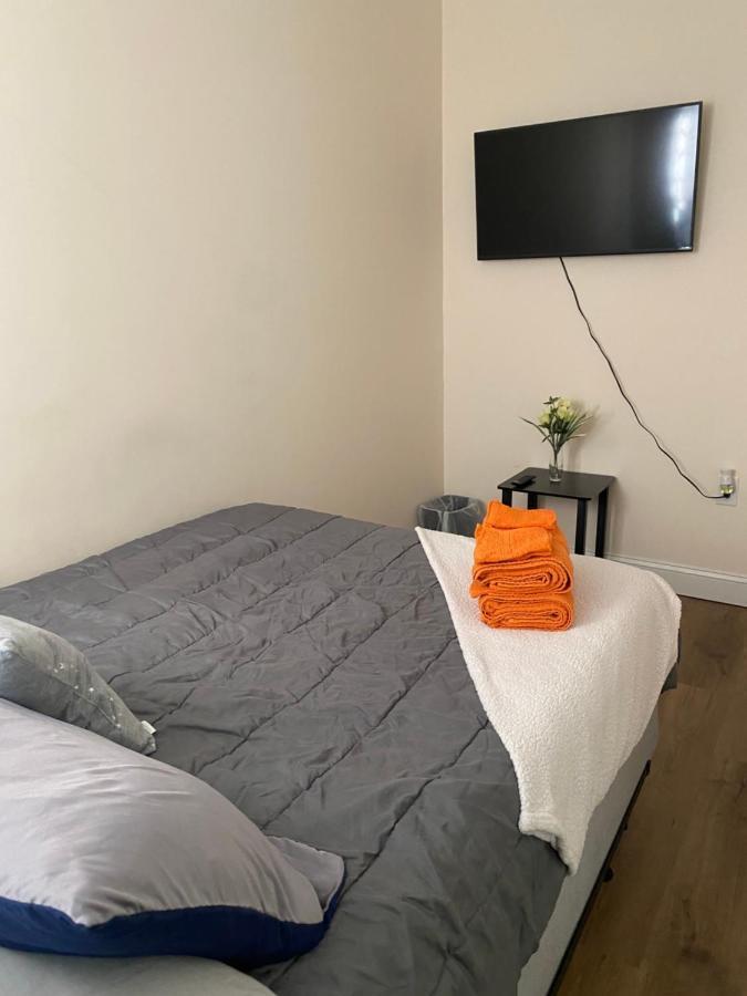 Private Room In South Philly Near Arenas! フィラデルフィア エクステリア 写真