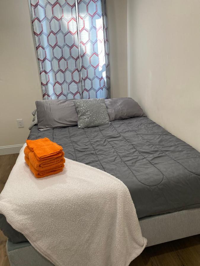Private Room In South Philly Near Arenas! フィラデルフィア エクステリア 写真