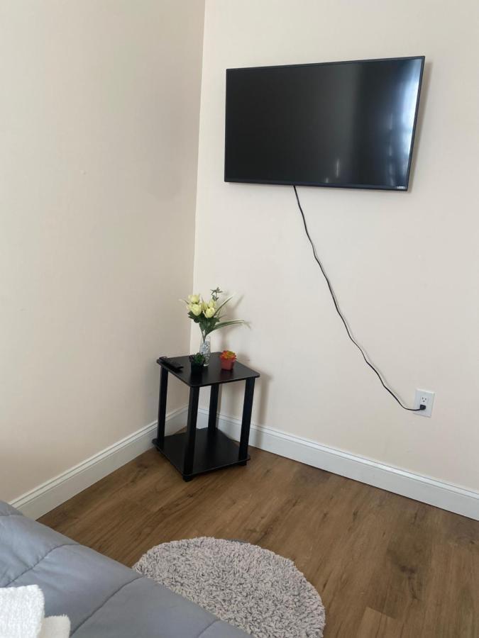 Private Room In South Philly Near Arenas! フィラデルフィア エクステリア 写真
