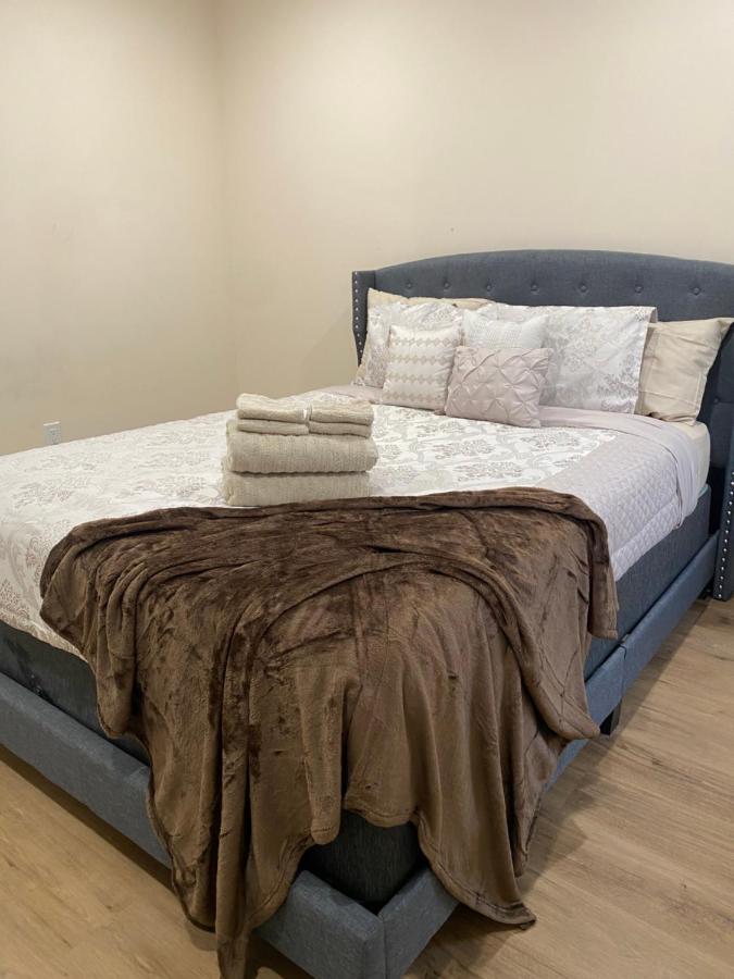 Private Room In South Philly Near Arenas! フィラデルフィア エクステリア 写真