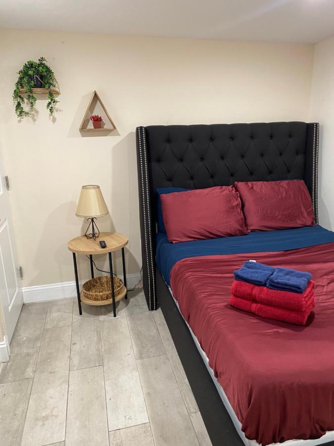 Private Room In South Philly Near Arenas! フィラデルフィア エクステリア 写真